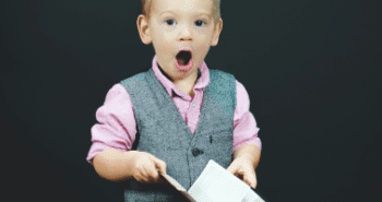 enfant bouche ouverte